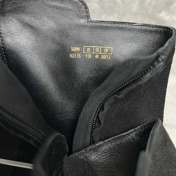 STUART WEITZMAN 5050 BOLD ZIP BOOTIES SIZE 9.5 - Picture 8 of 8